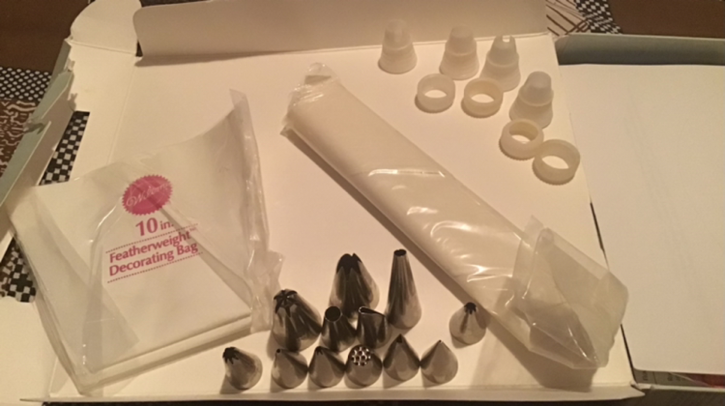 Wilton decorating basics course 1 student kit thumbnail
