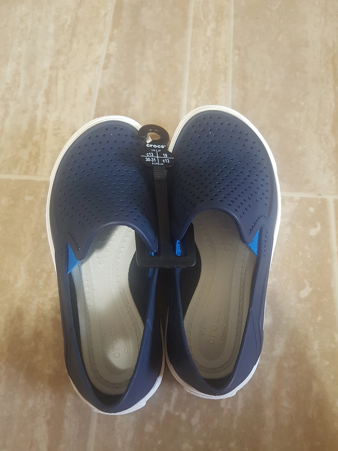 Crocs kids navy c11 -new