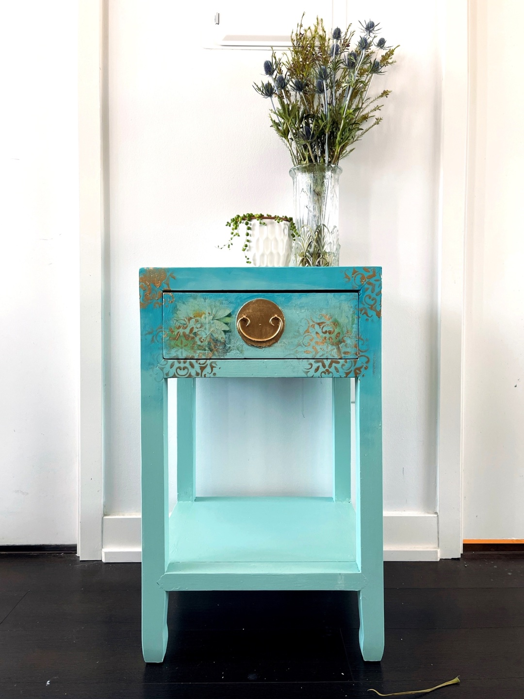 Oriental Style Lotus Solid Wood Table thumbnail