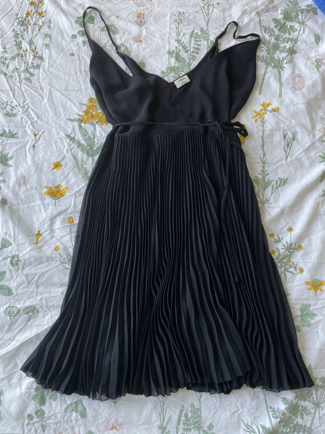 Aritzia Wilfred beaune dress, size M balck - photo 4