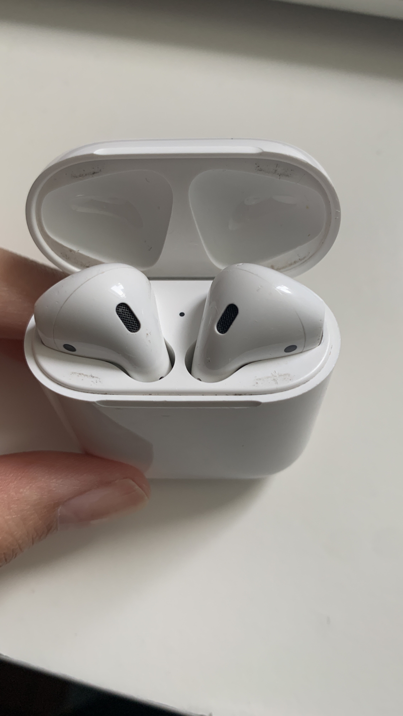 Apple Air pods with charging case(1st generation) - photo 3