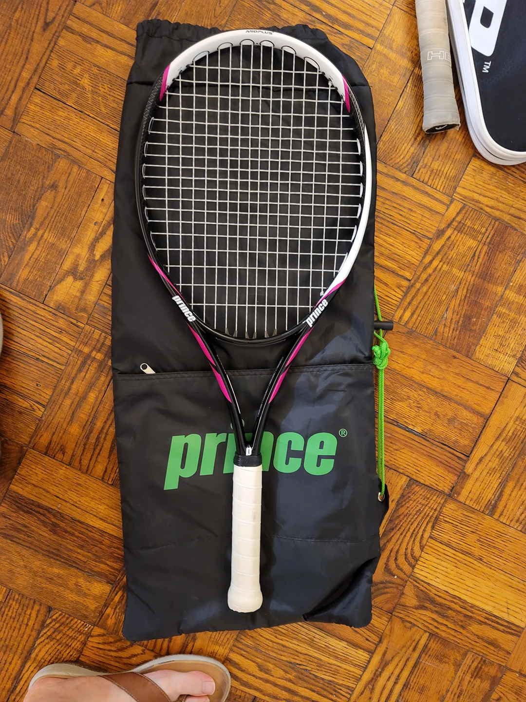 tennis racquet