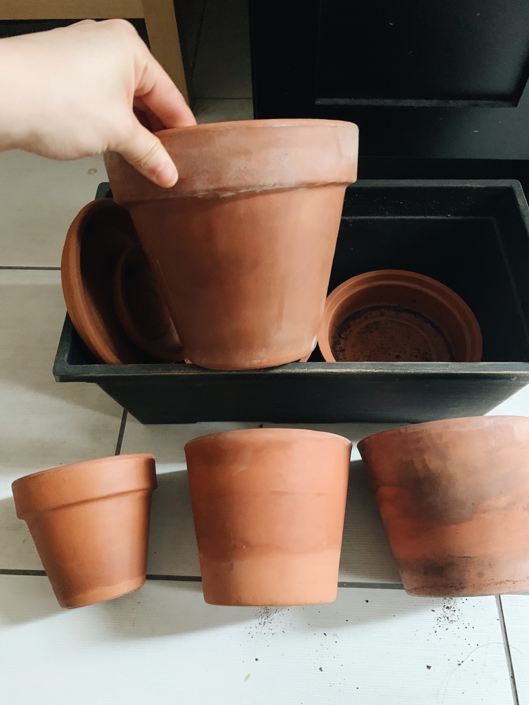 Assorted planters 
