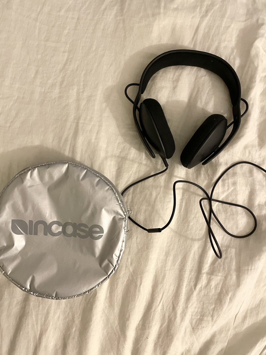 Incase noise canceling headphones
