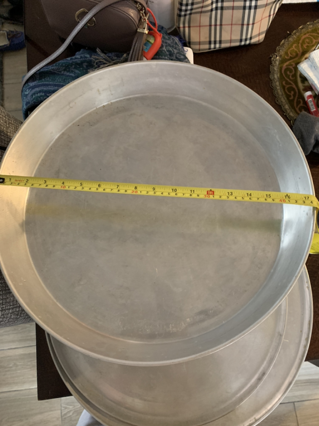 Pizza and Aluminum pans thumbnail