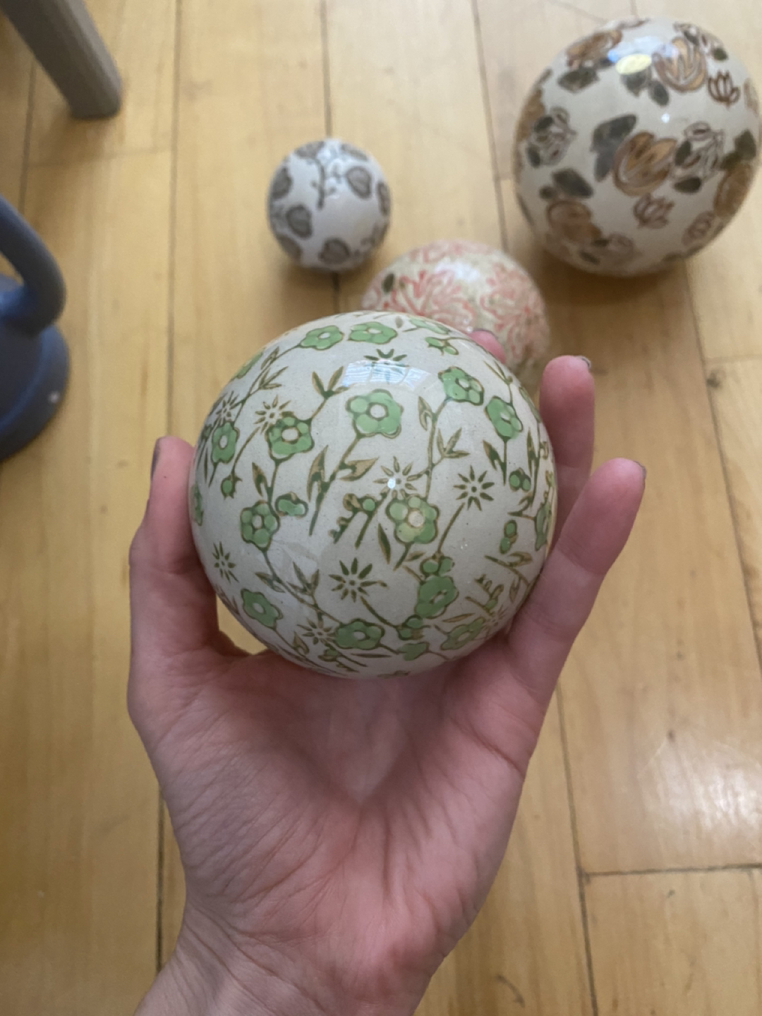 5 Decorative ceramic balls image indicator(3)