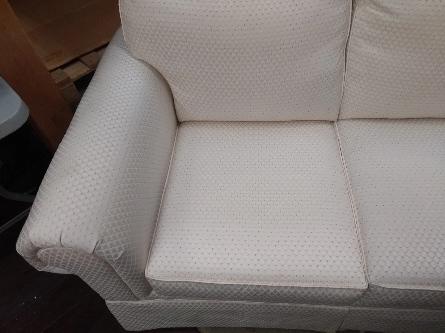 Love Seat + Free Delivery - photo 2