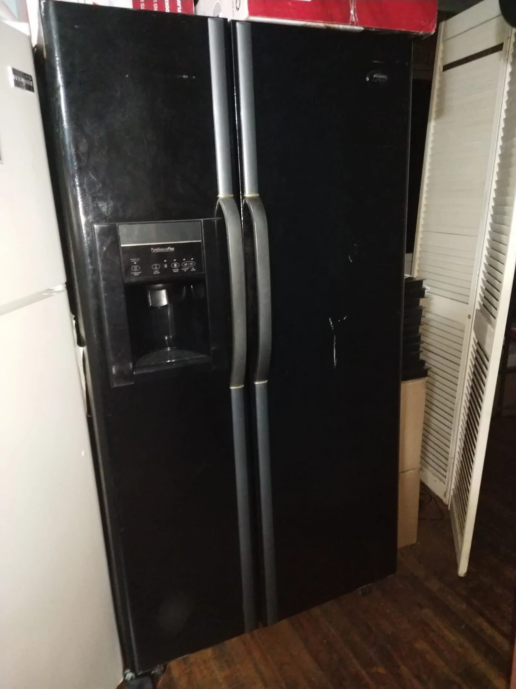 Black fridgidare fridge