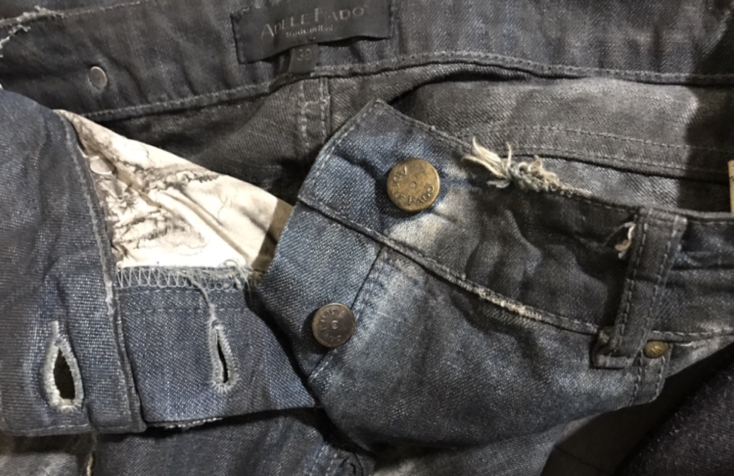 Adele Fado original distressed jeans image indicator(7)