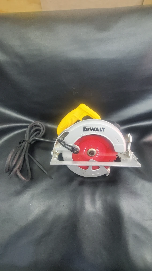 DeWALT DWE575 7-1/4" 15 Corded Lightweight Circular Saw Tool - photo 2