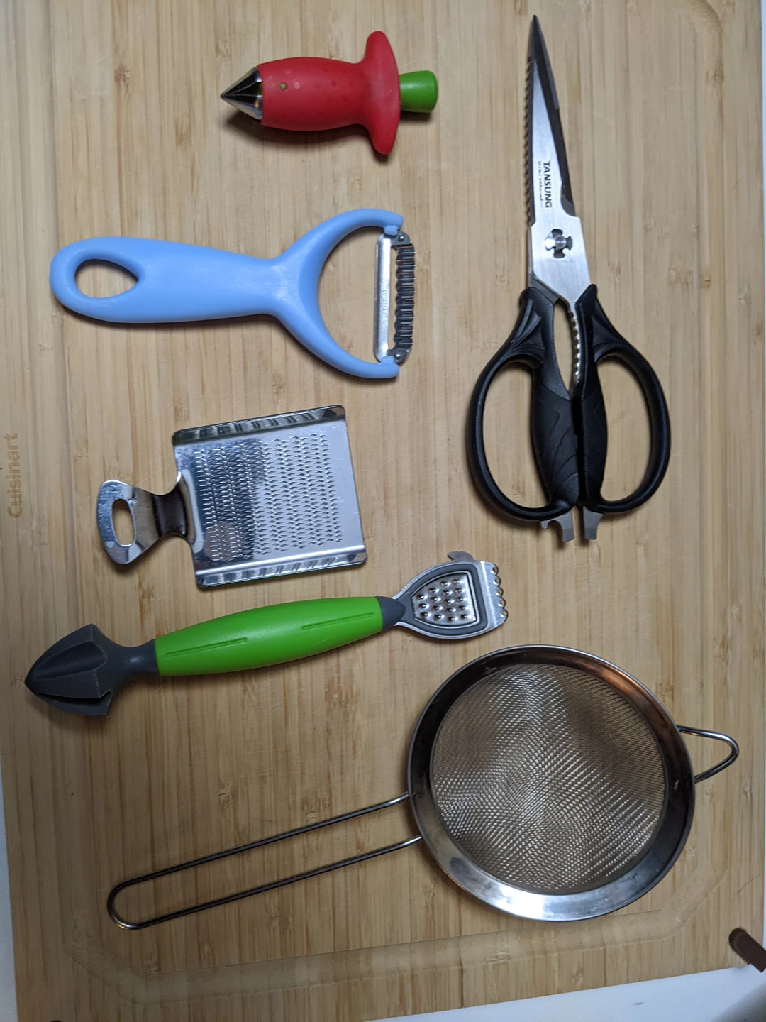 Assorted Kitchen Gadgets thumbnail