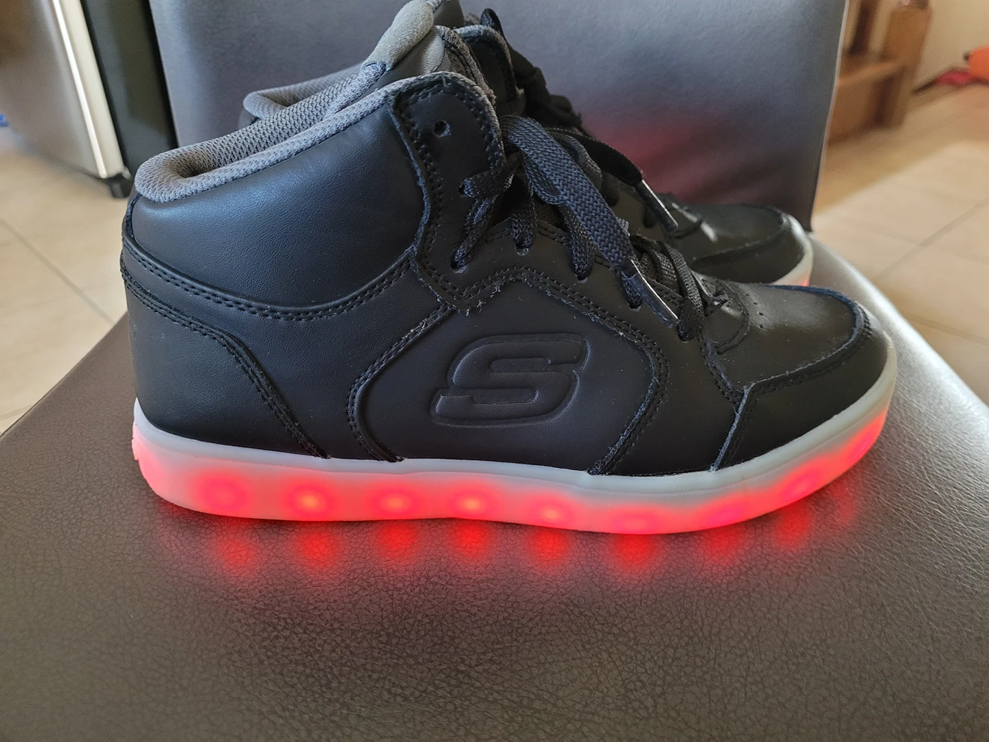 Boy's light up shoes thumbnail