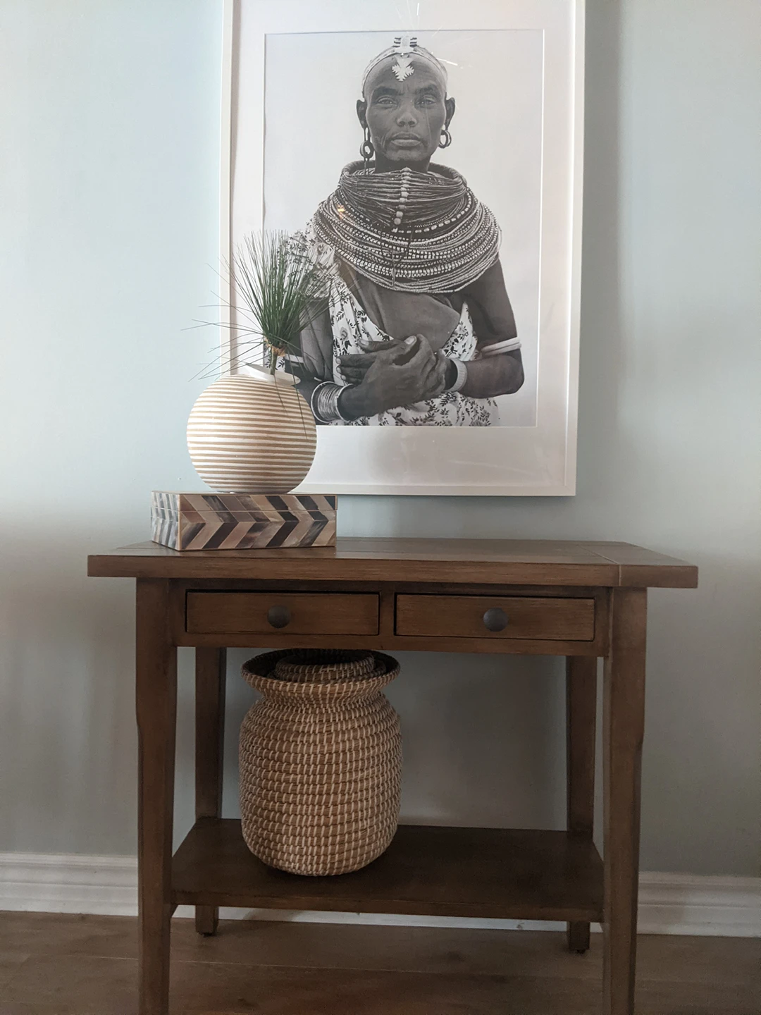 Console table - photo 3