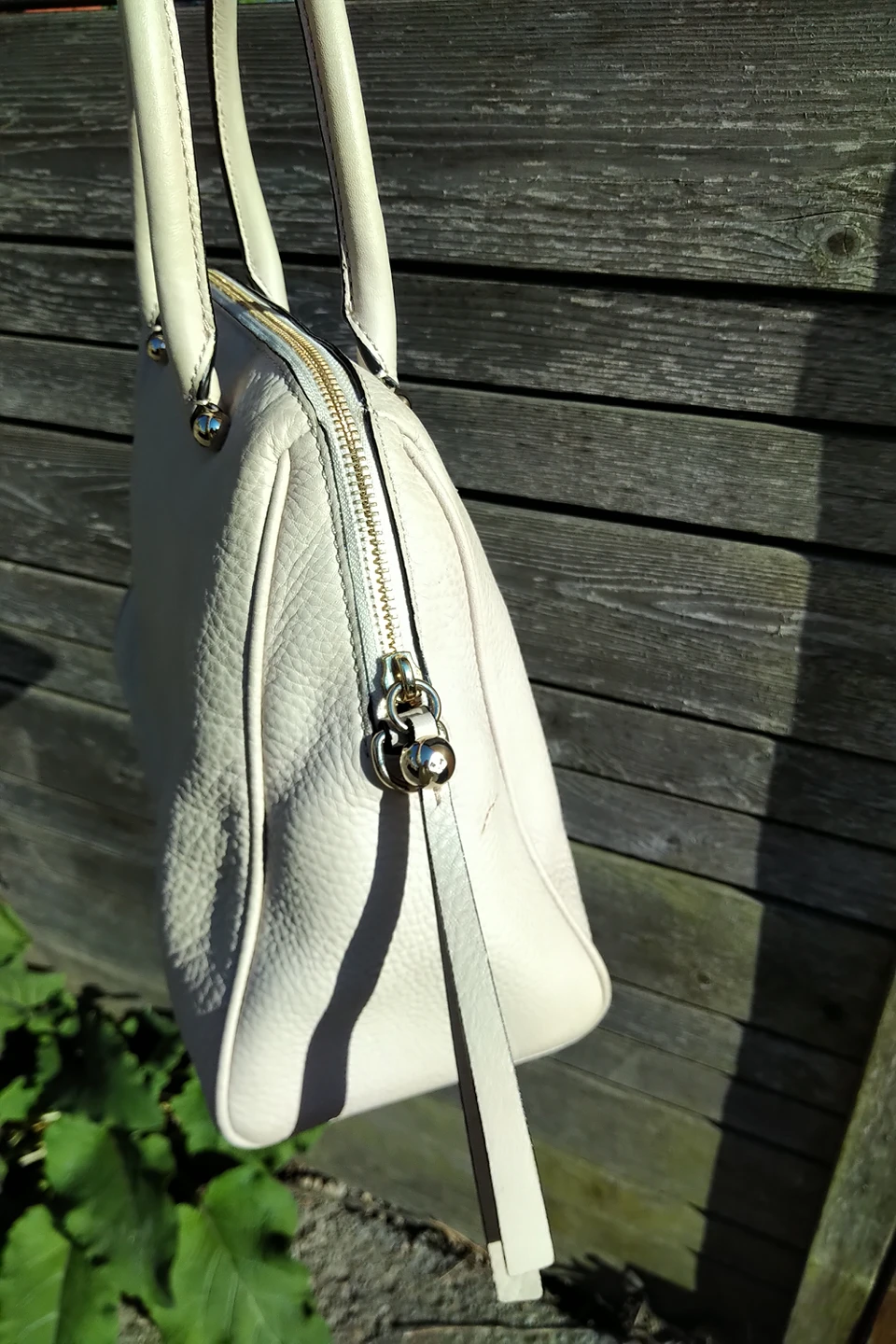 Kate Spade purse image indicator(3)