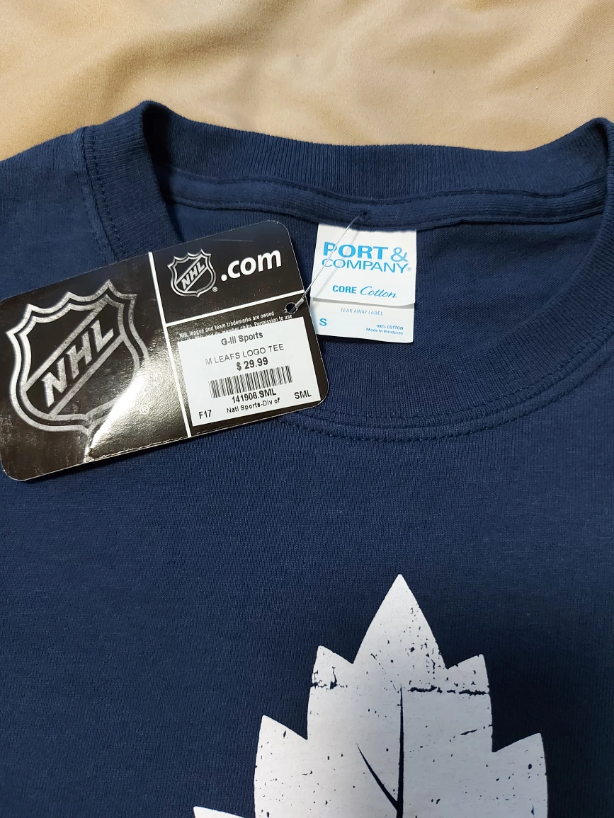 BNWT Maple Leaf Tshirt, small image indicator(2)