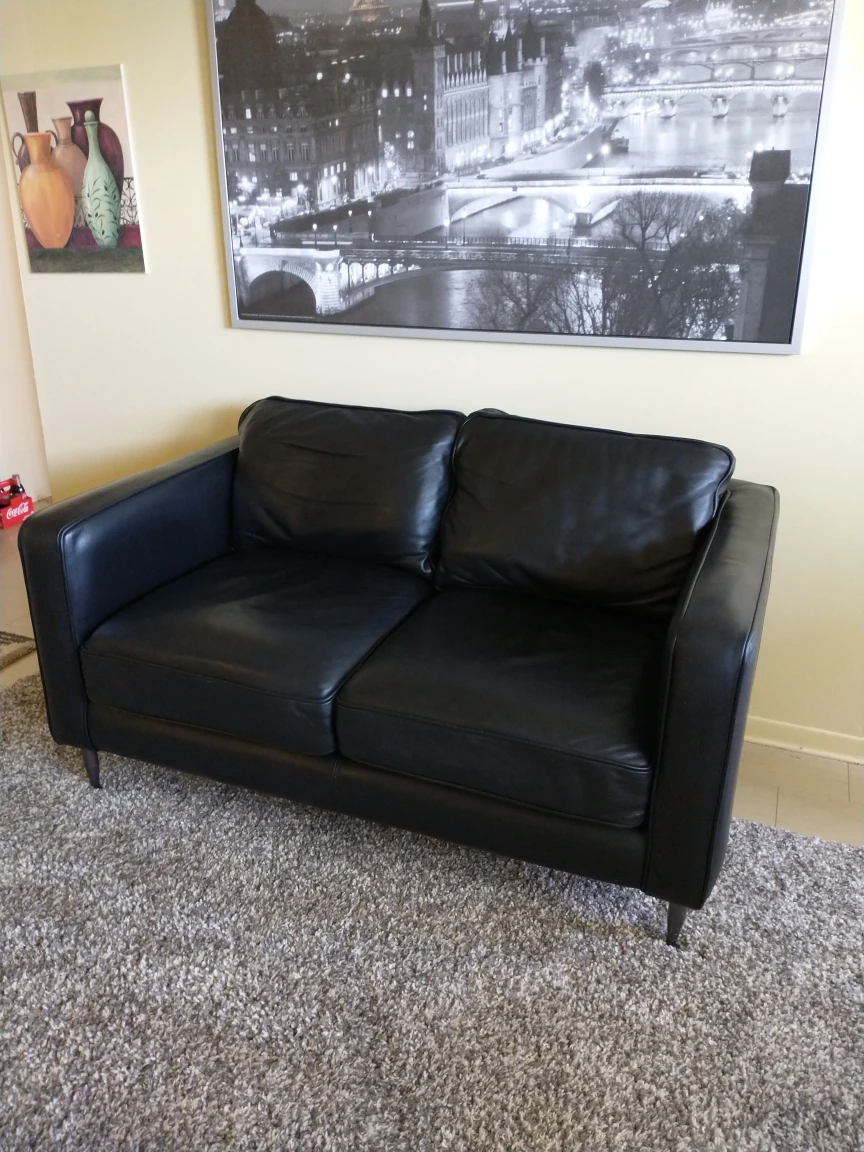Comfy Leather couch in excellent condition $200 - photo 4