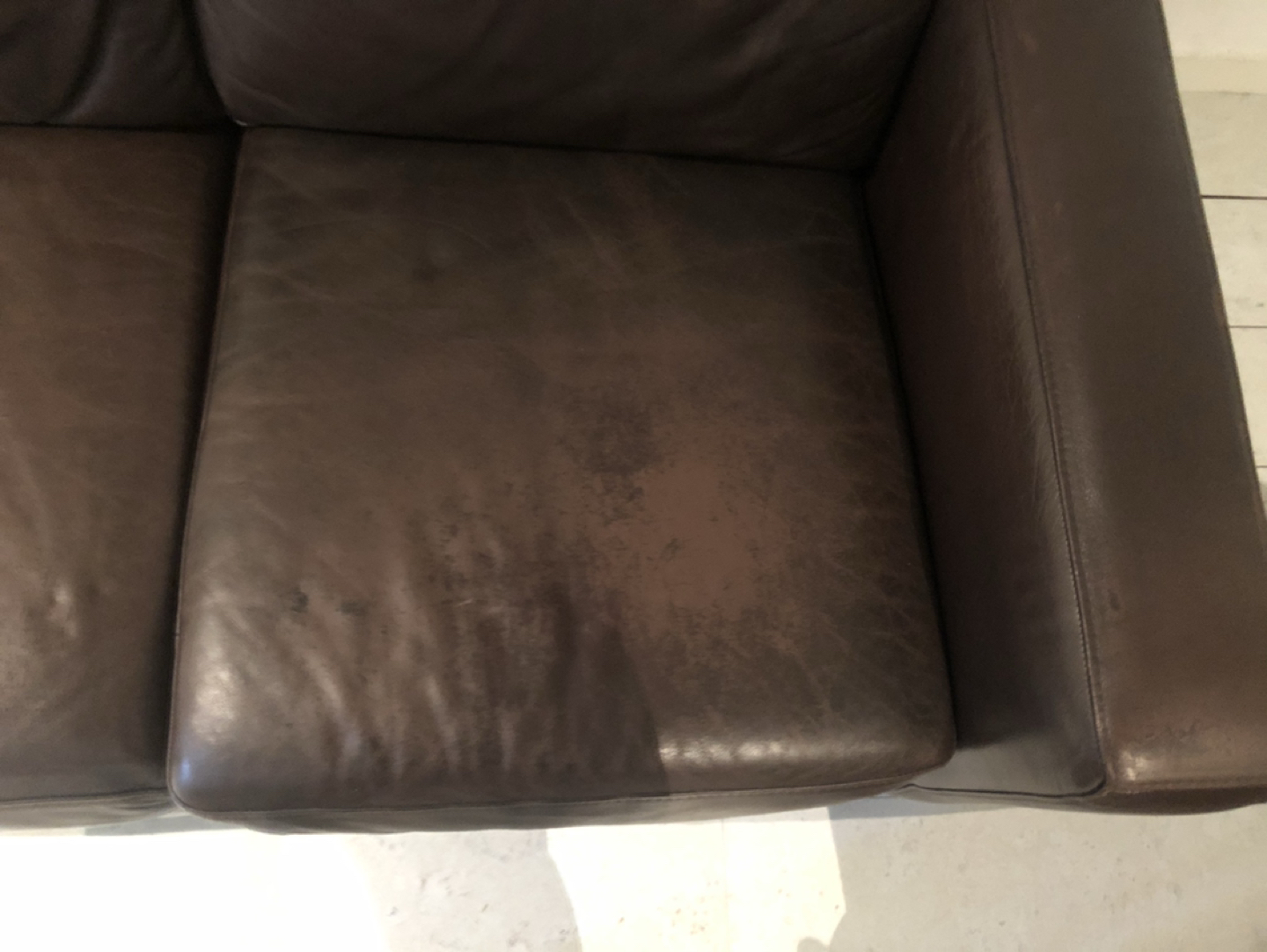Leather couch - photo 3