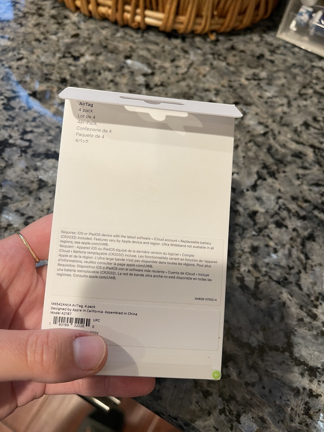 Authentic apple air tag  4 pack  - photo 2