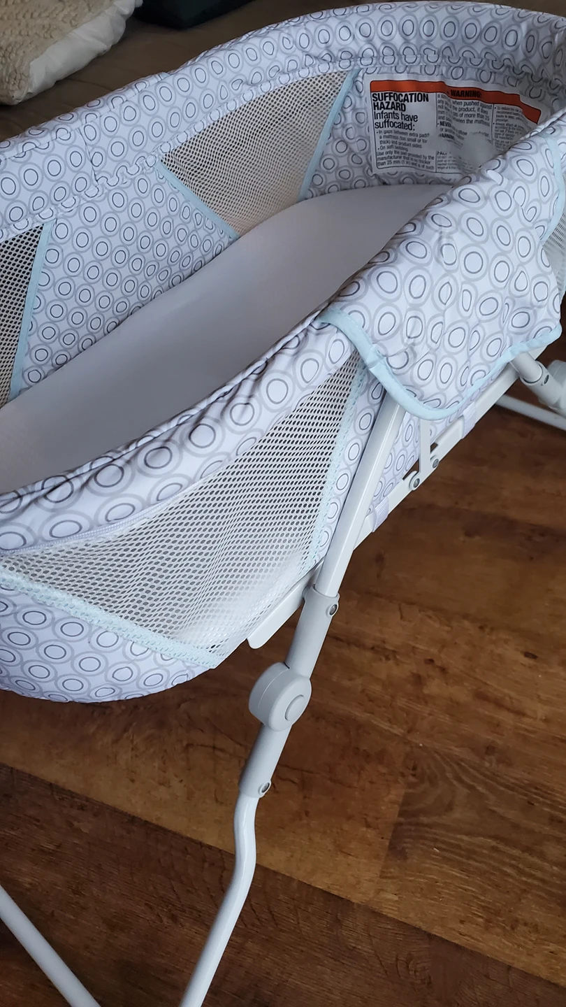 Compact Portable Bassinet - photo 2