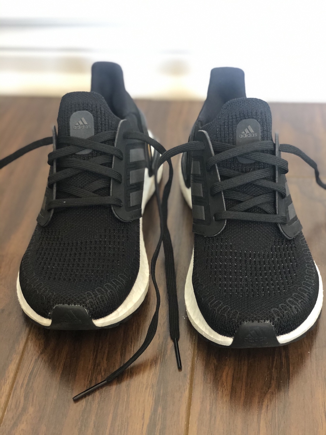 adidas ULTRABOOST 20 (women’s 5.5-6) thumbnail