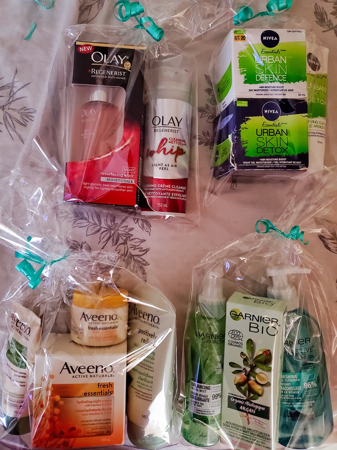 Brand new giftsets $15, Aveeno $20 thumbnail
