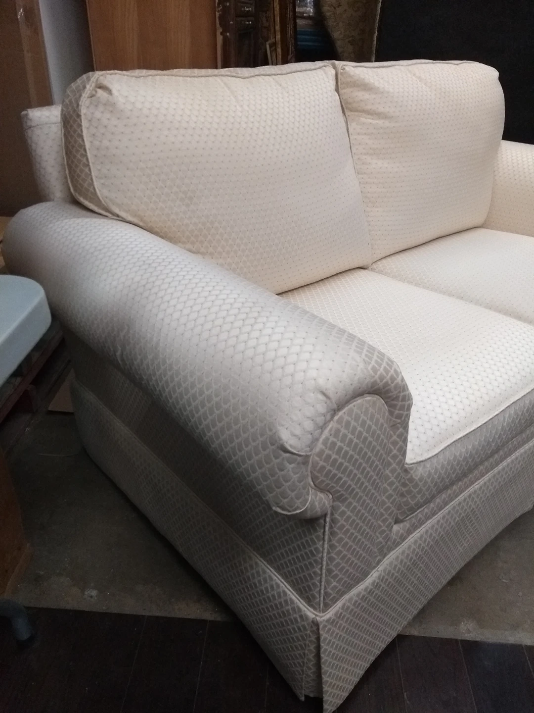 Love Seat + Free Delivery - photo 5