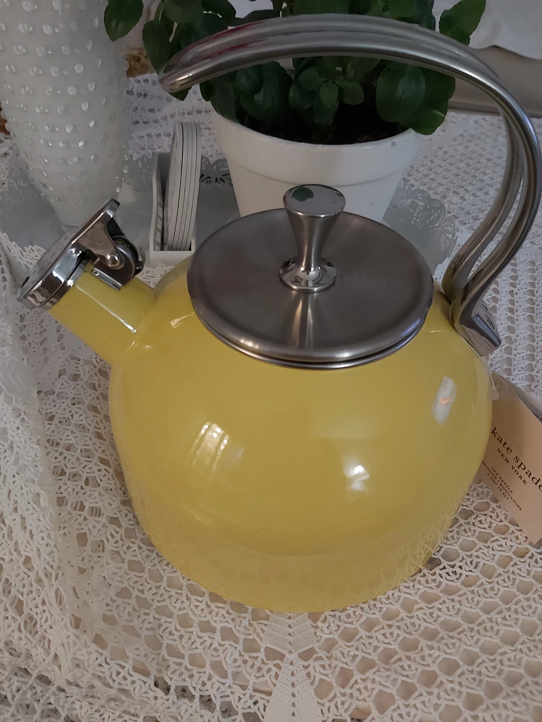 Kate Spade Kettle thumbnail