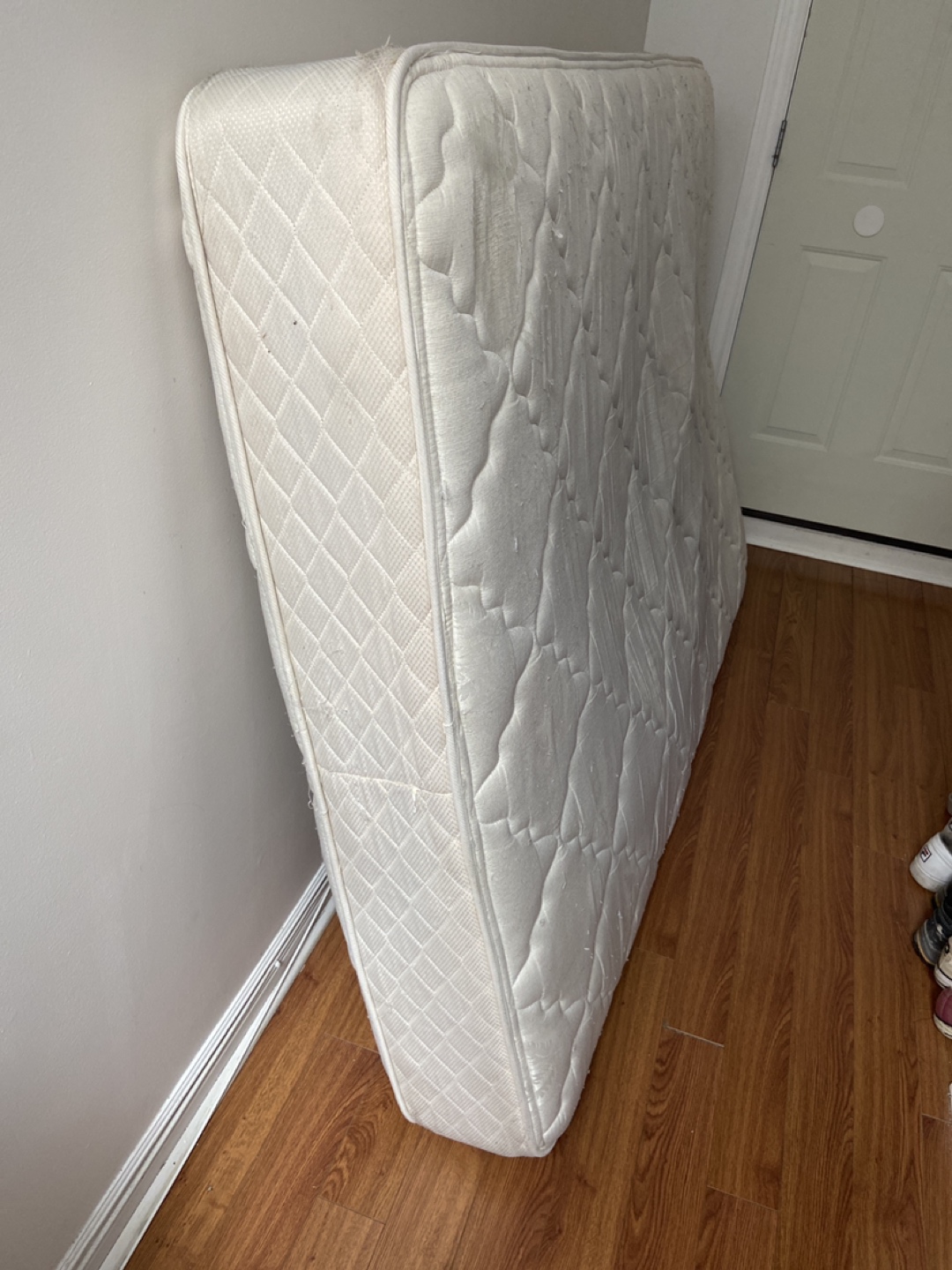 Double mattress thumbnail