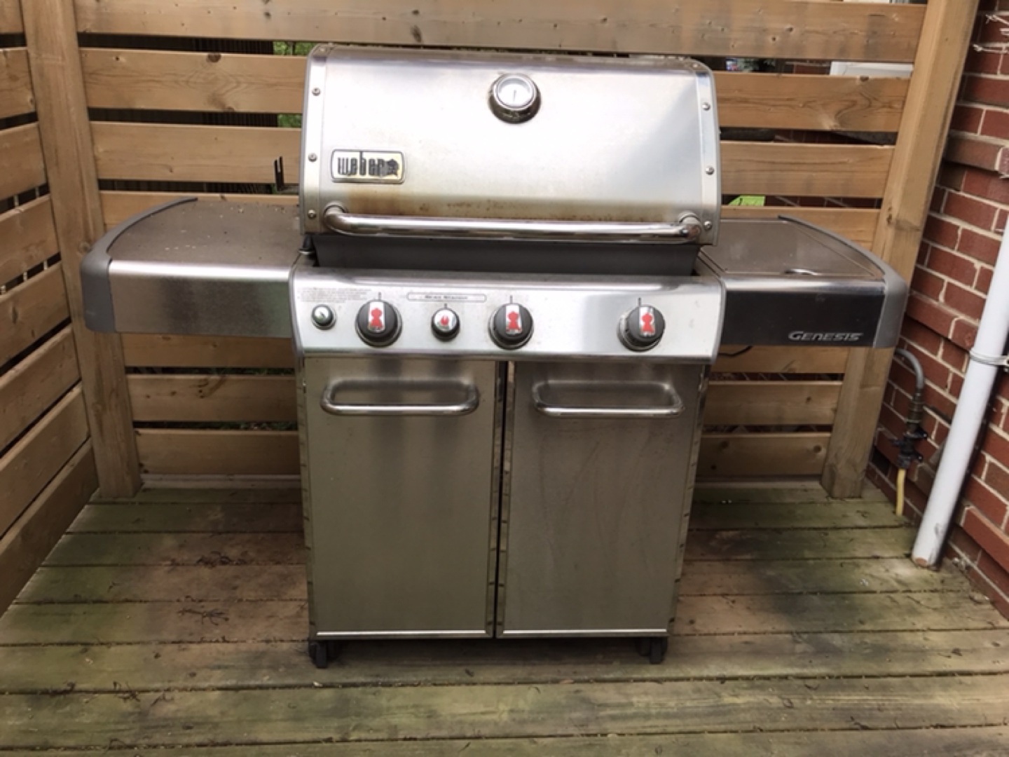 Weber Genesis natural gas bbq