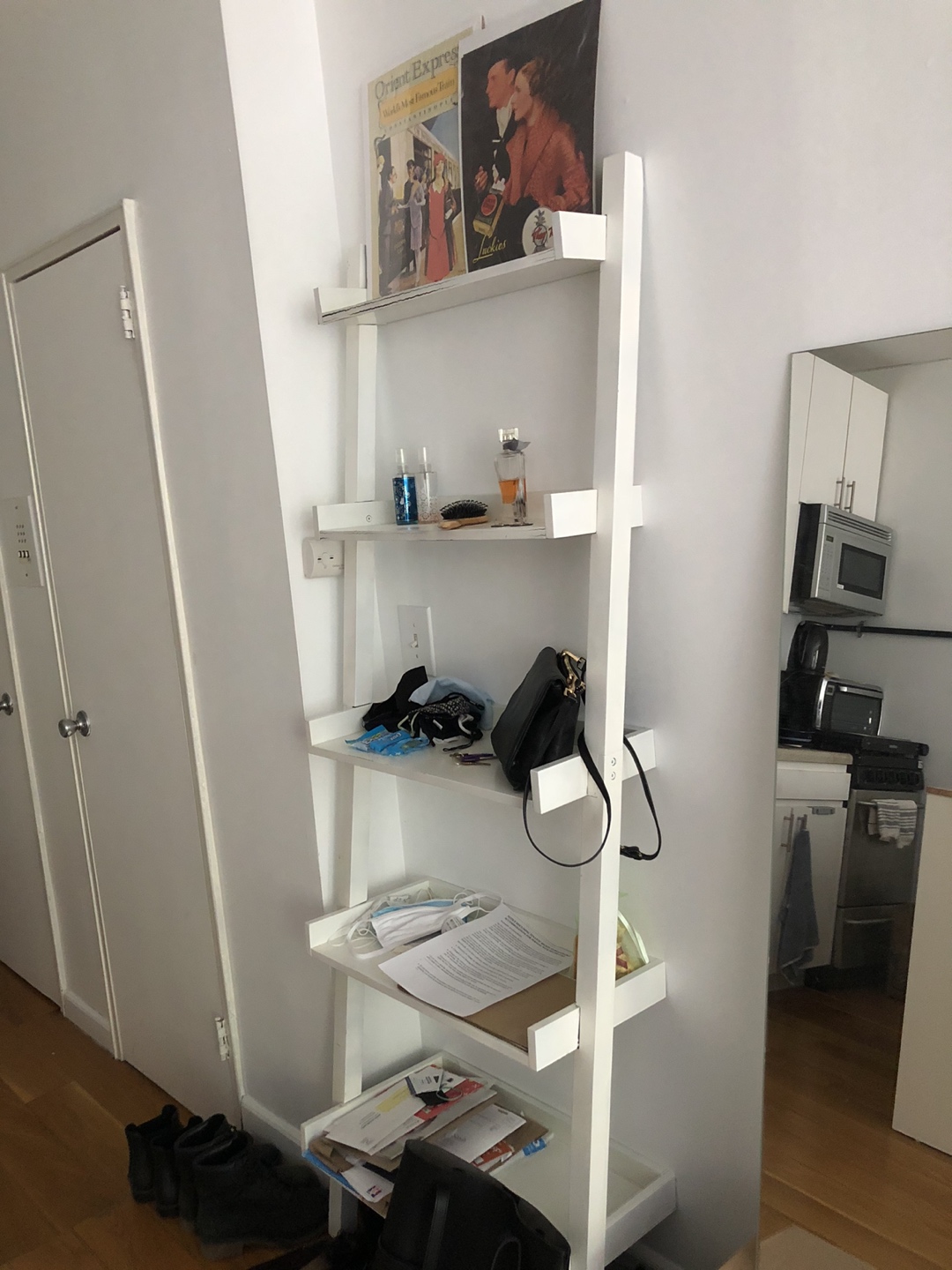 White leaning ladder shelf 