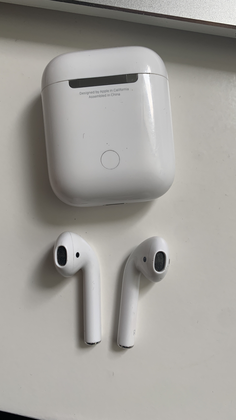 Apple Air pods with charging case(1st generation) - photo 2