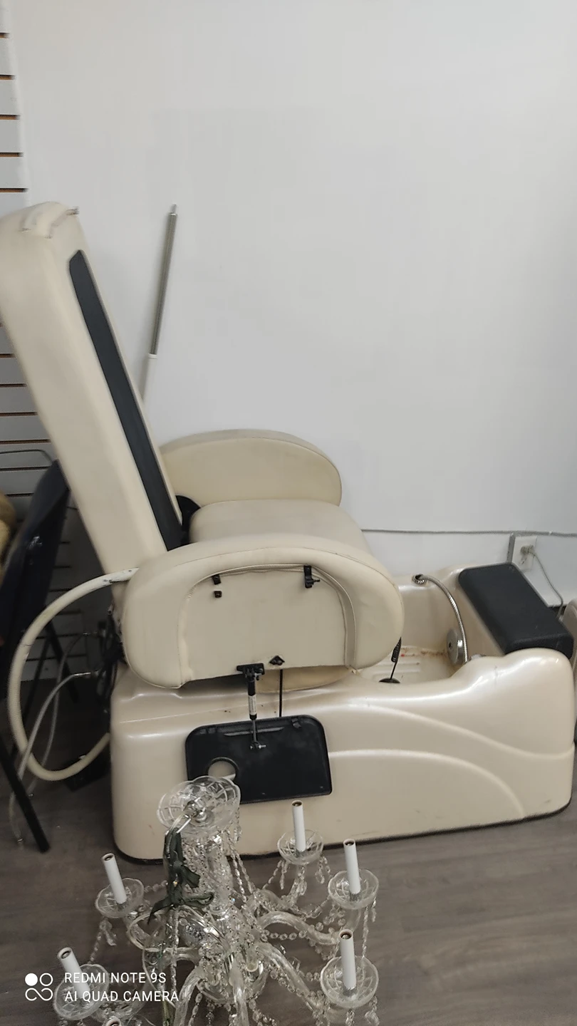 pedicure chair thumbnail