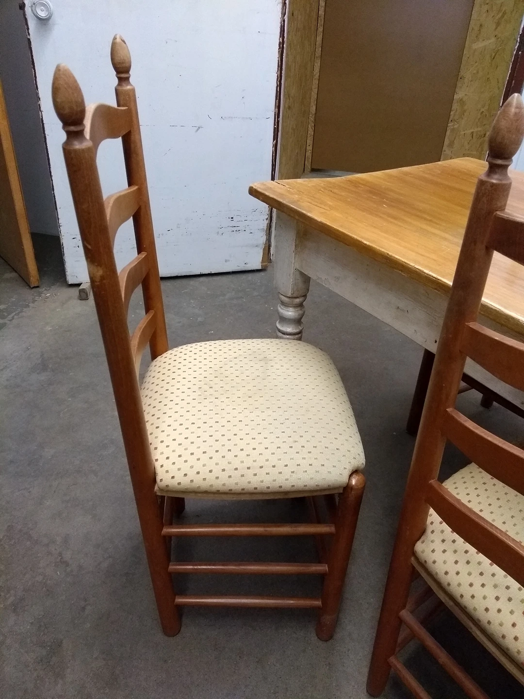 Rustic Table & Chairs + Free Delivery - photo 5