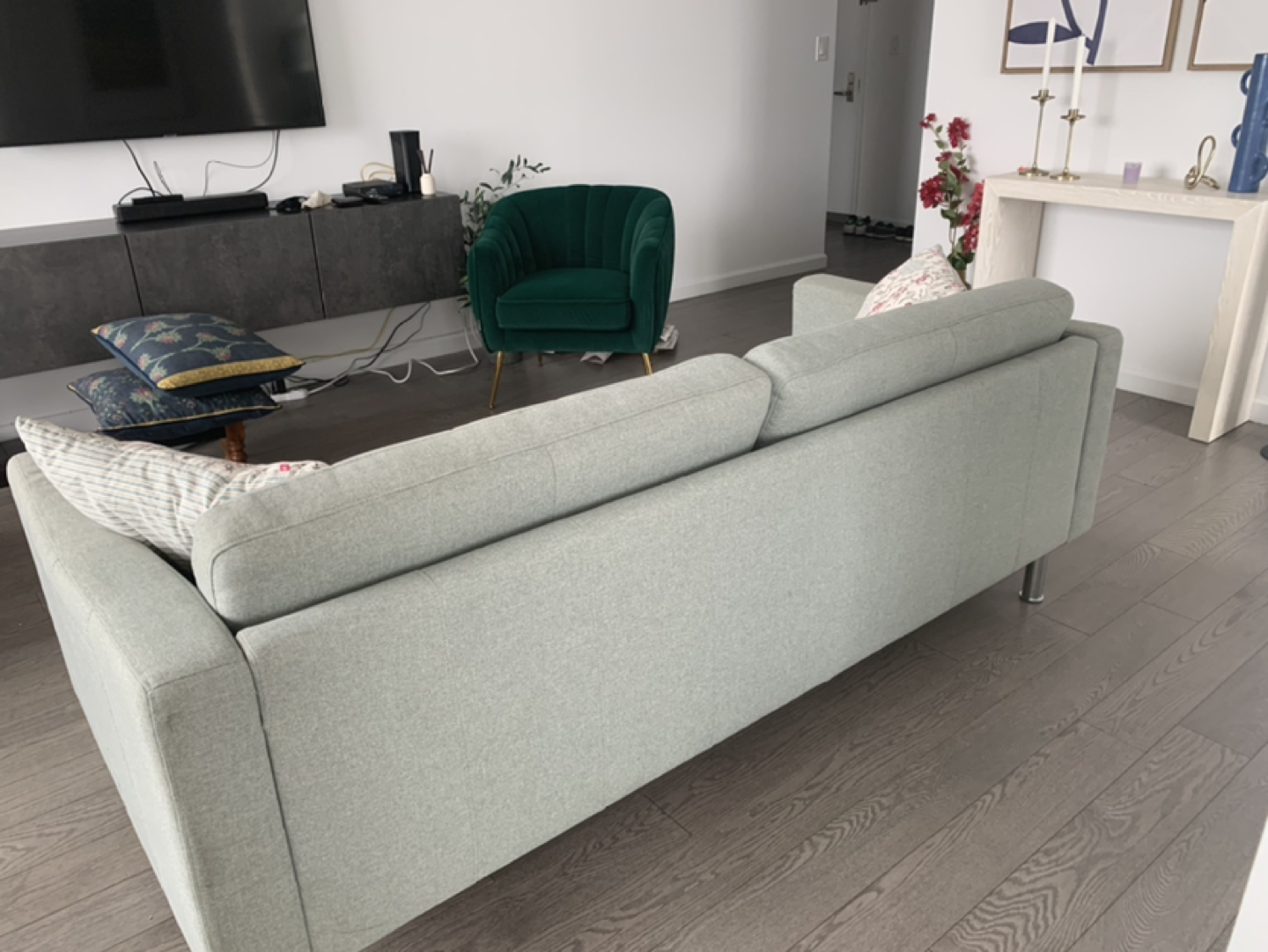 Couch - photo 4