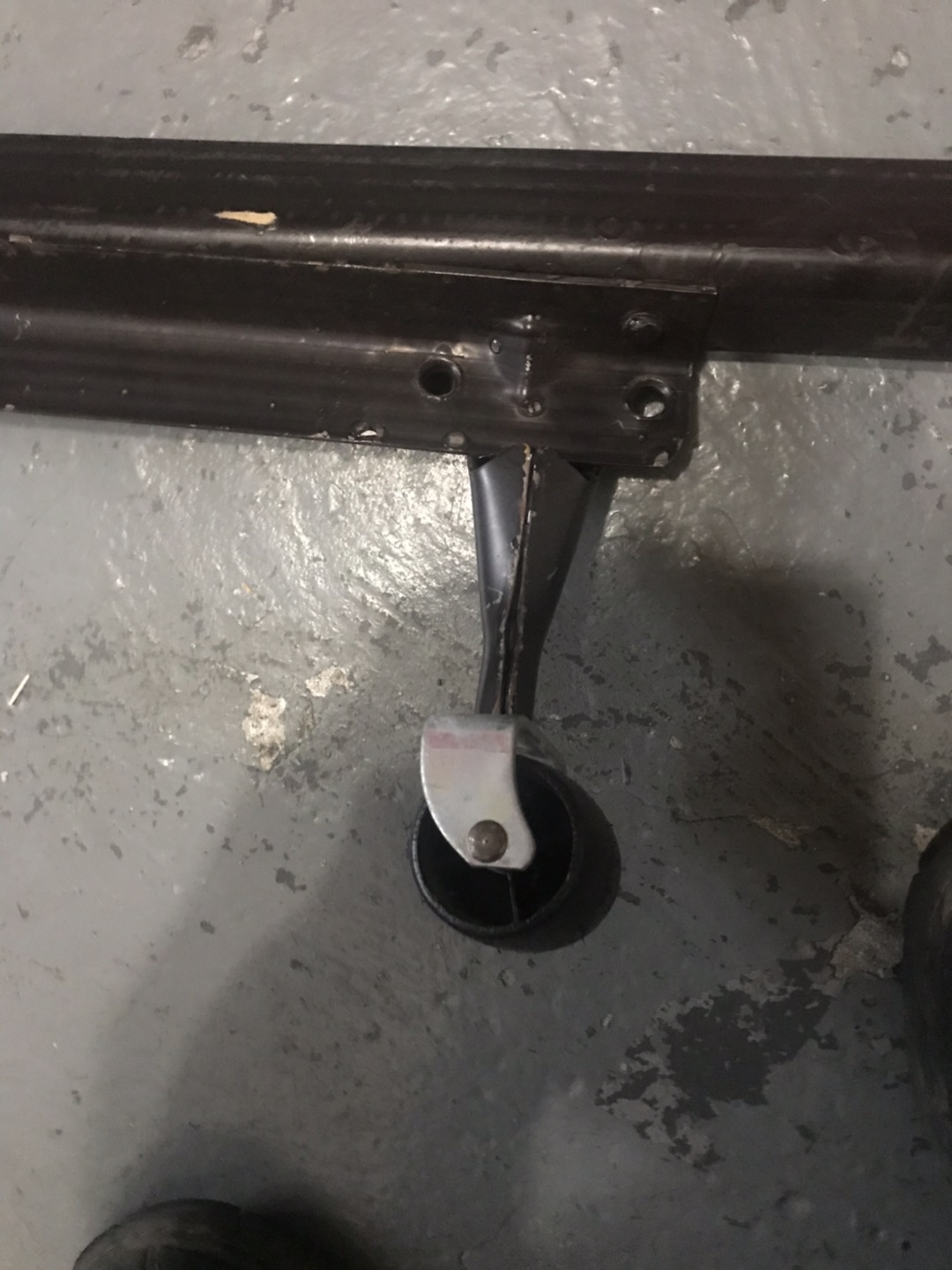 Bed frame (angle metal) with wheels