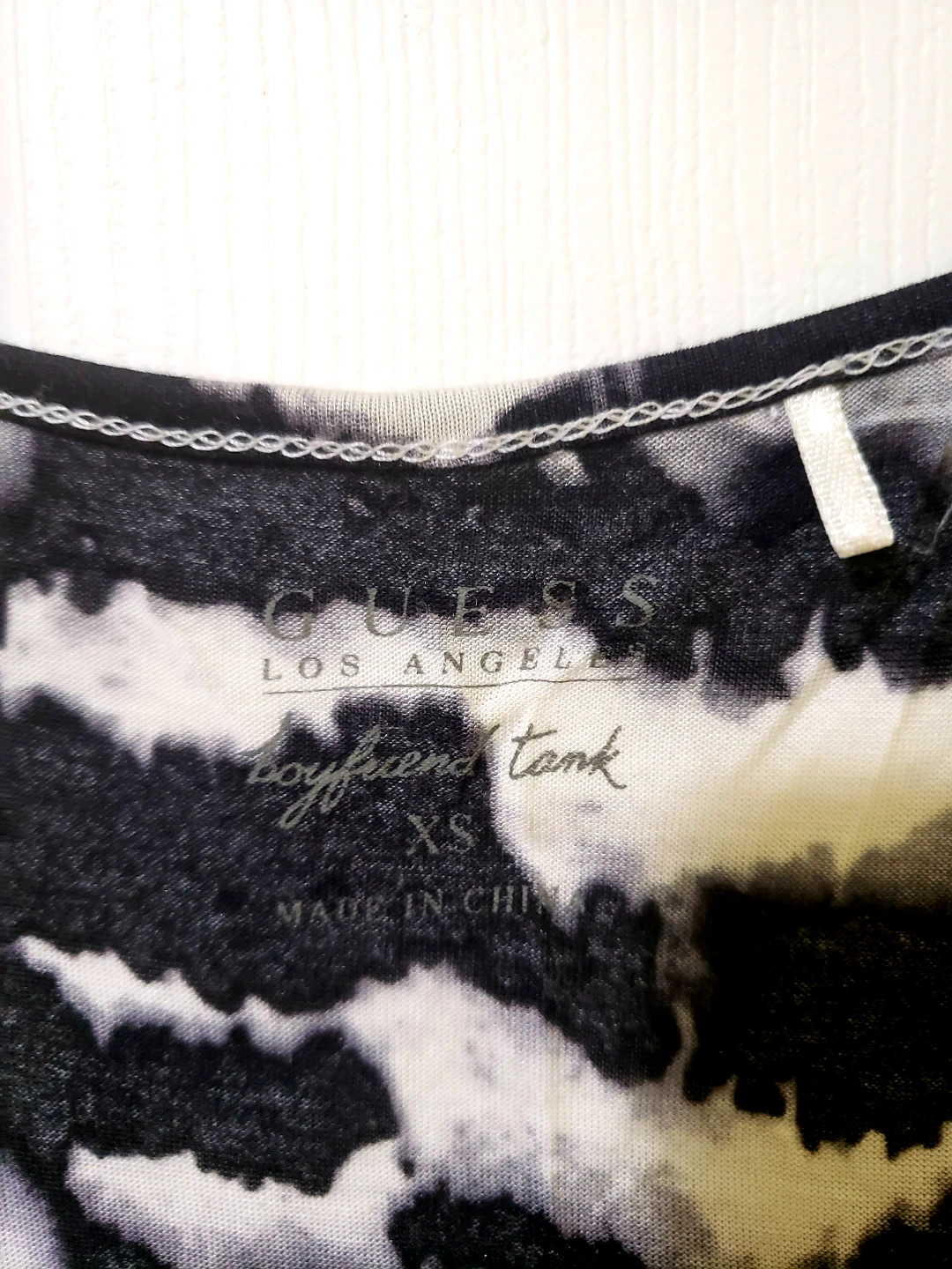 lululemon, marc by marc jacobs, guess and H&M Summer tops image indicator(4)