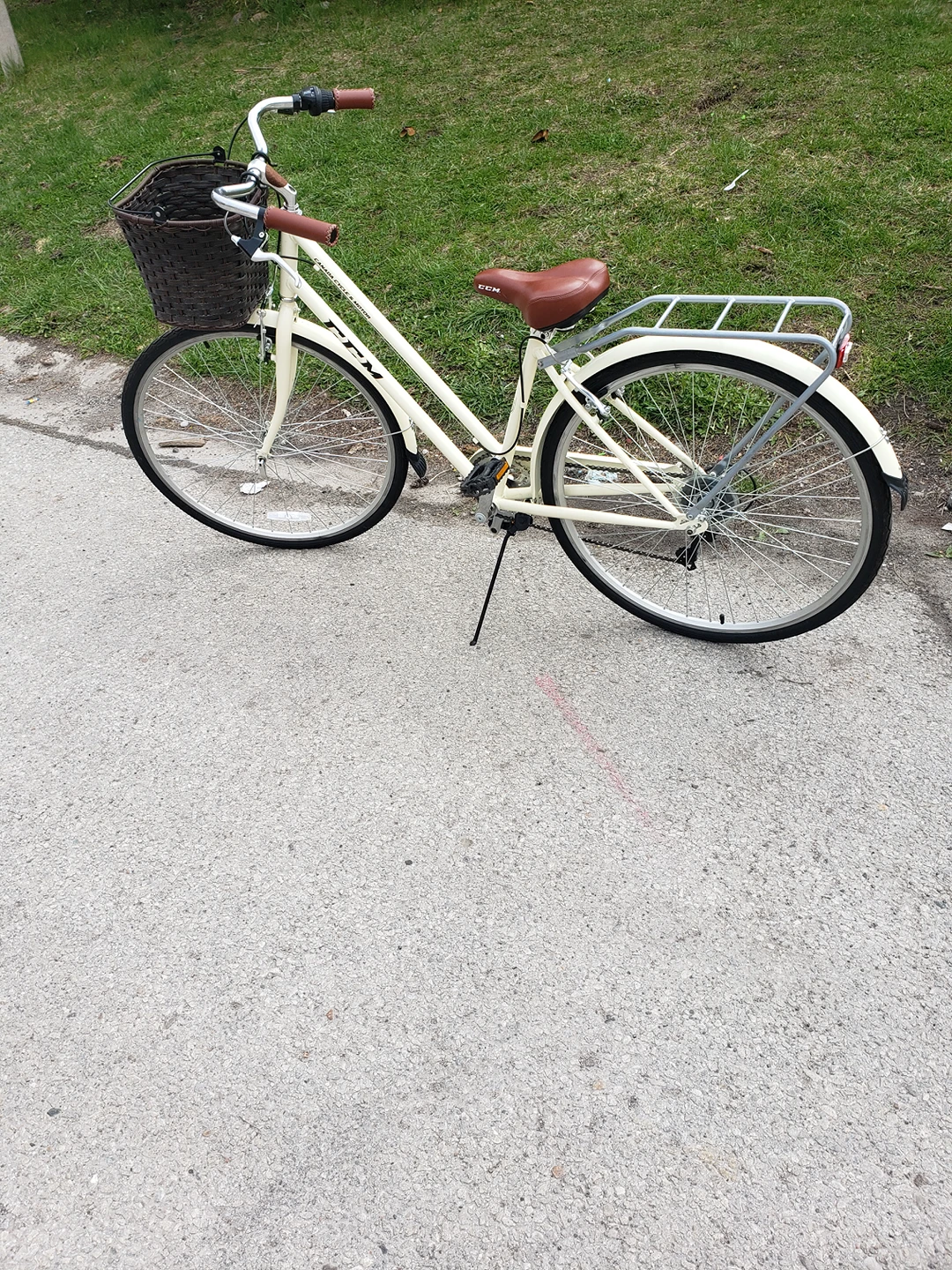 Amazing Ladies Cruiser, Comfort Bike thumbnail
