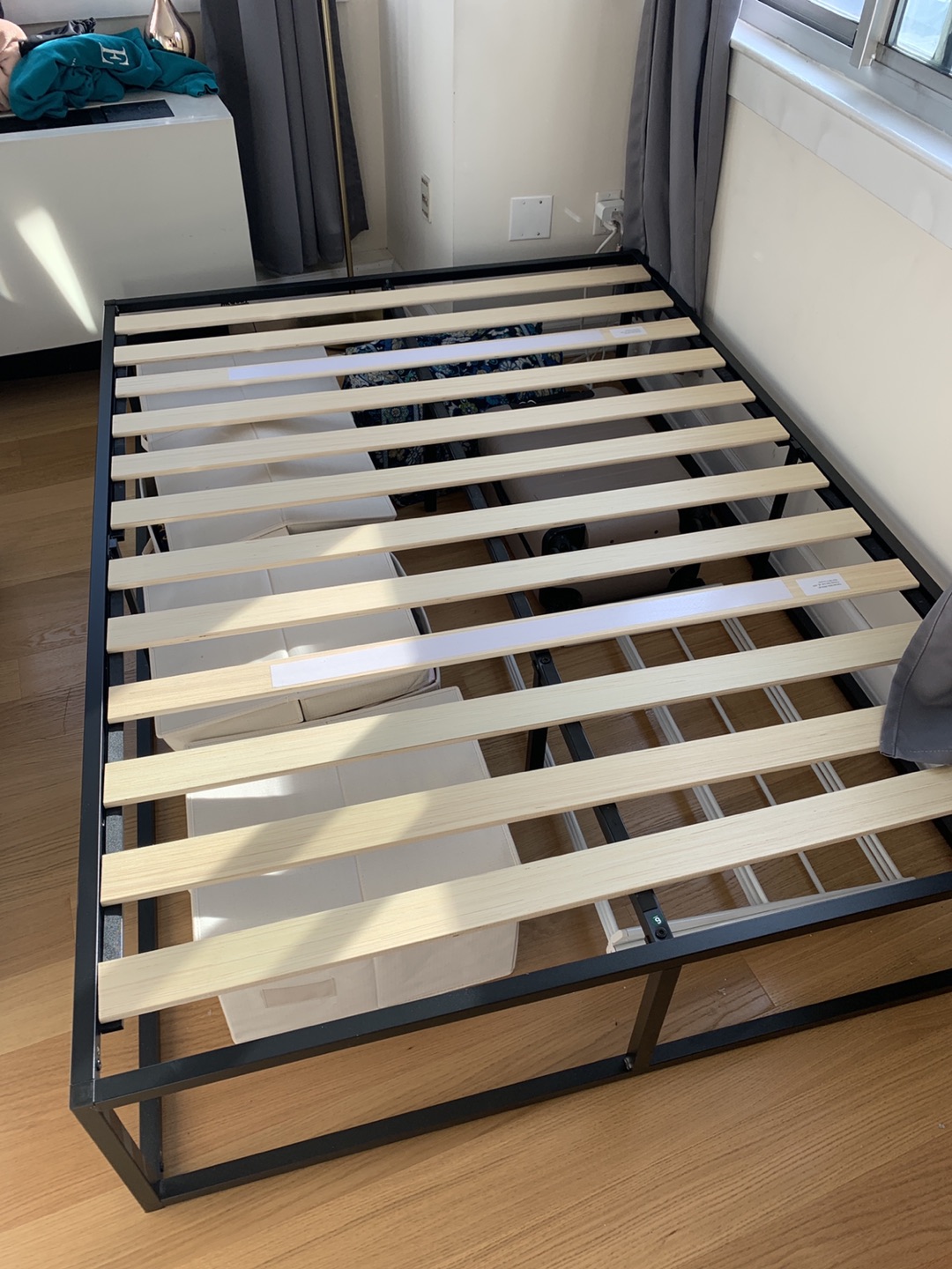 Full size 14in metal bed frame 