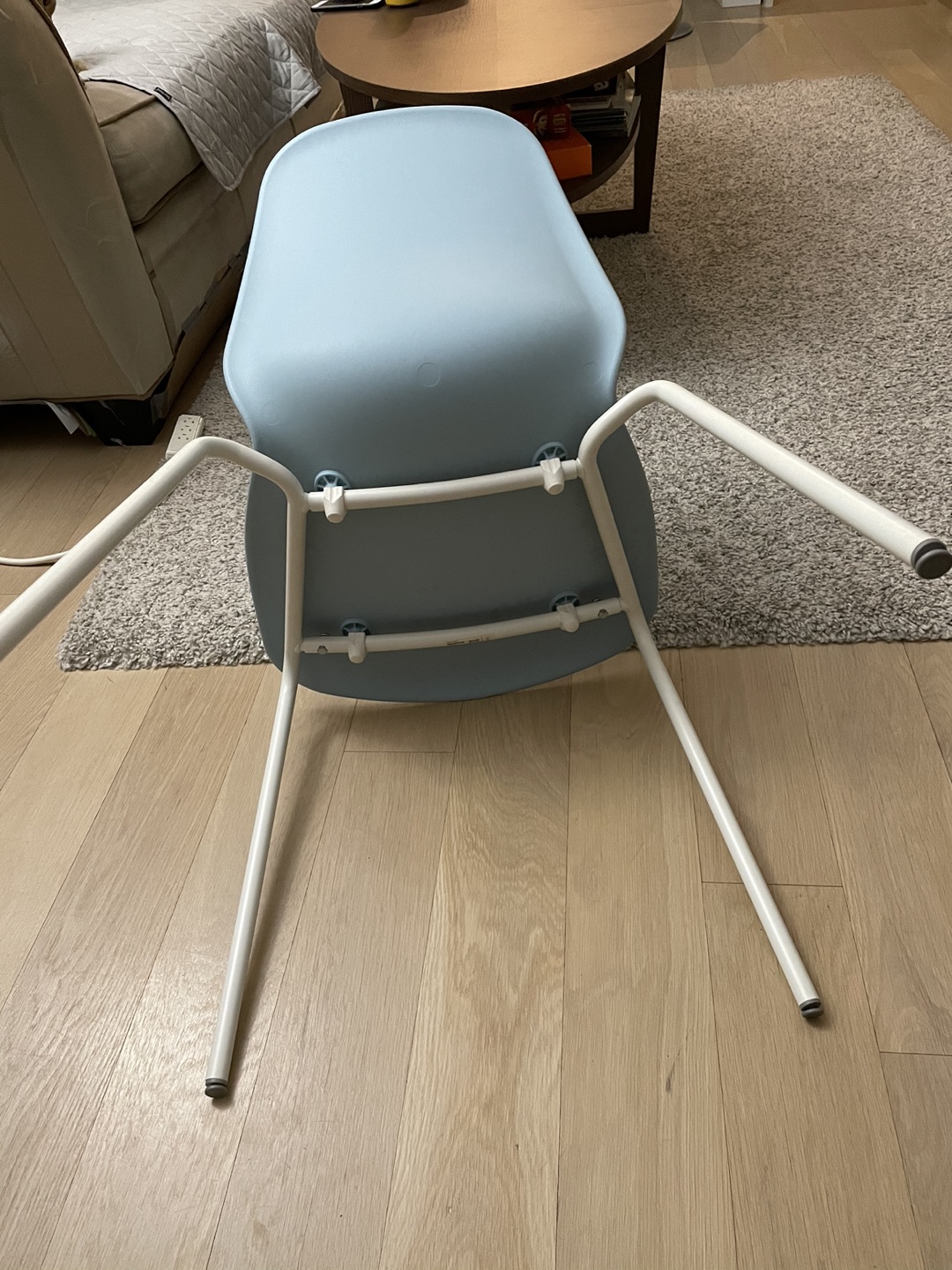 Chair - Barely used - photo 3