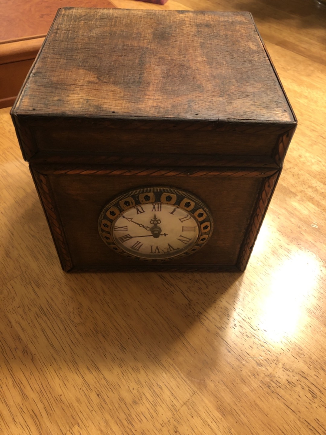 Vintage Wooden box with clock  image indicator(4)
