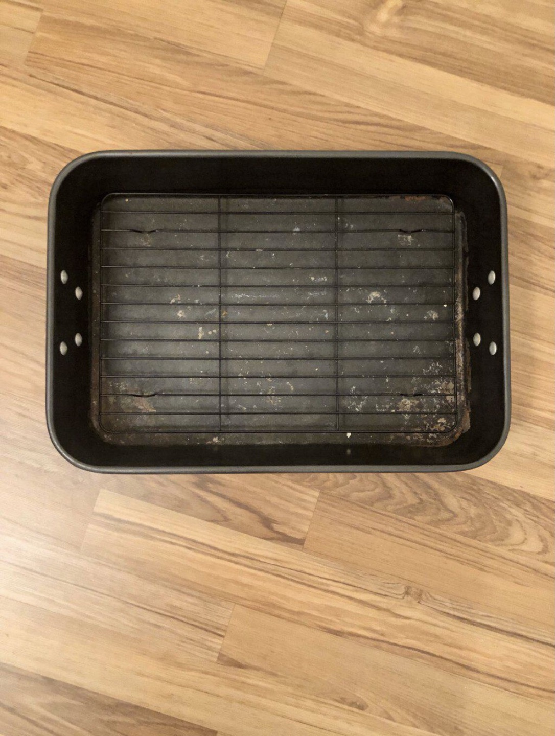 Roasting Pan with Removable Wire Rack
