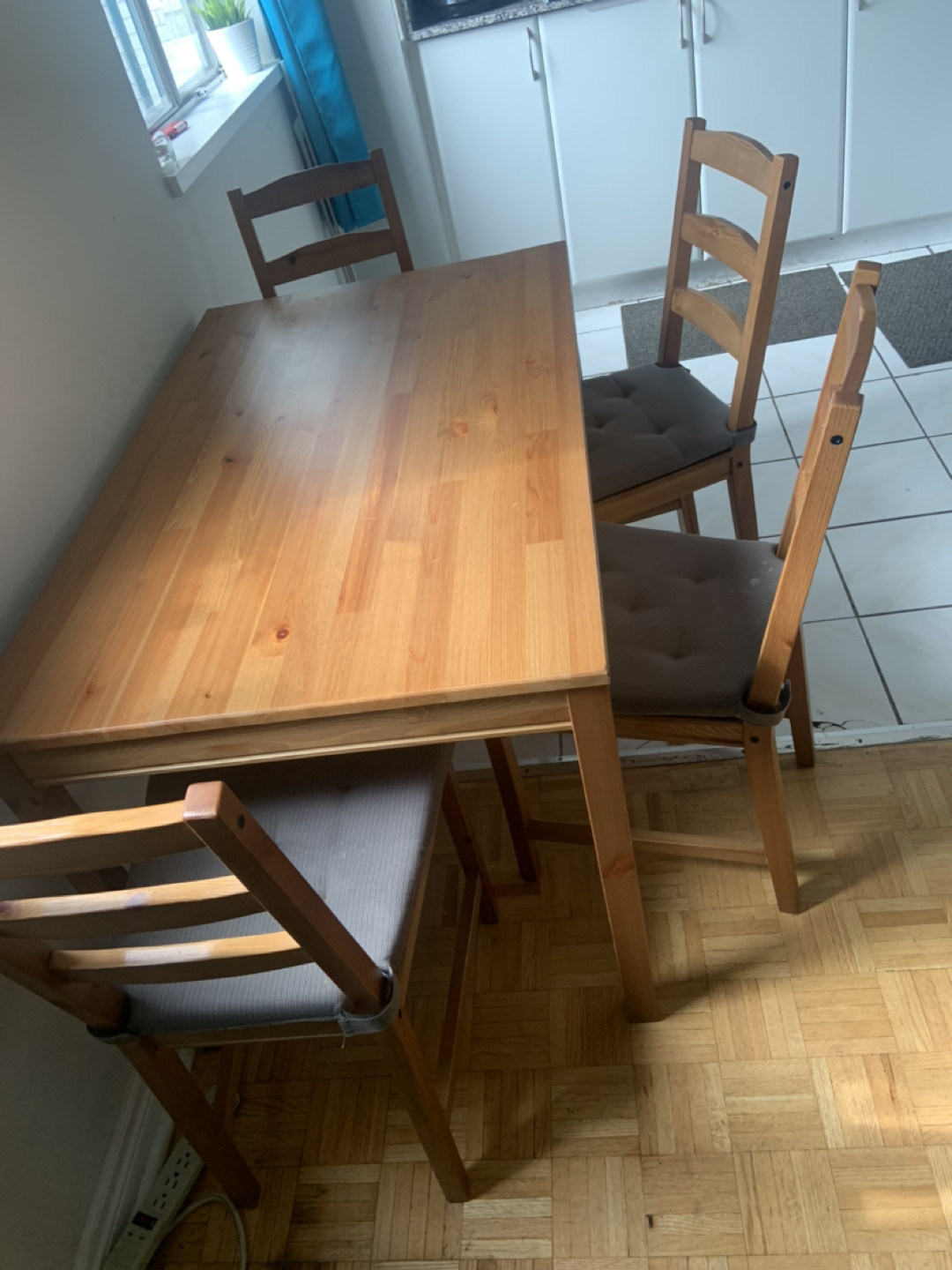 Dining table - photo 2