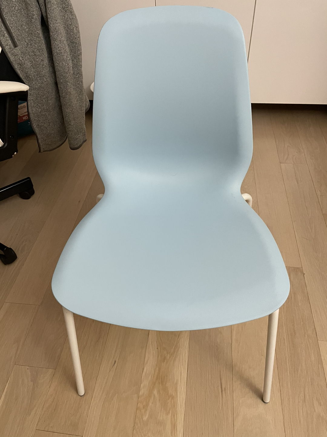 Chair - Barely used - photo 2