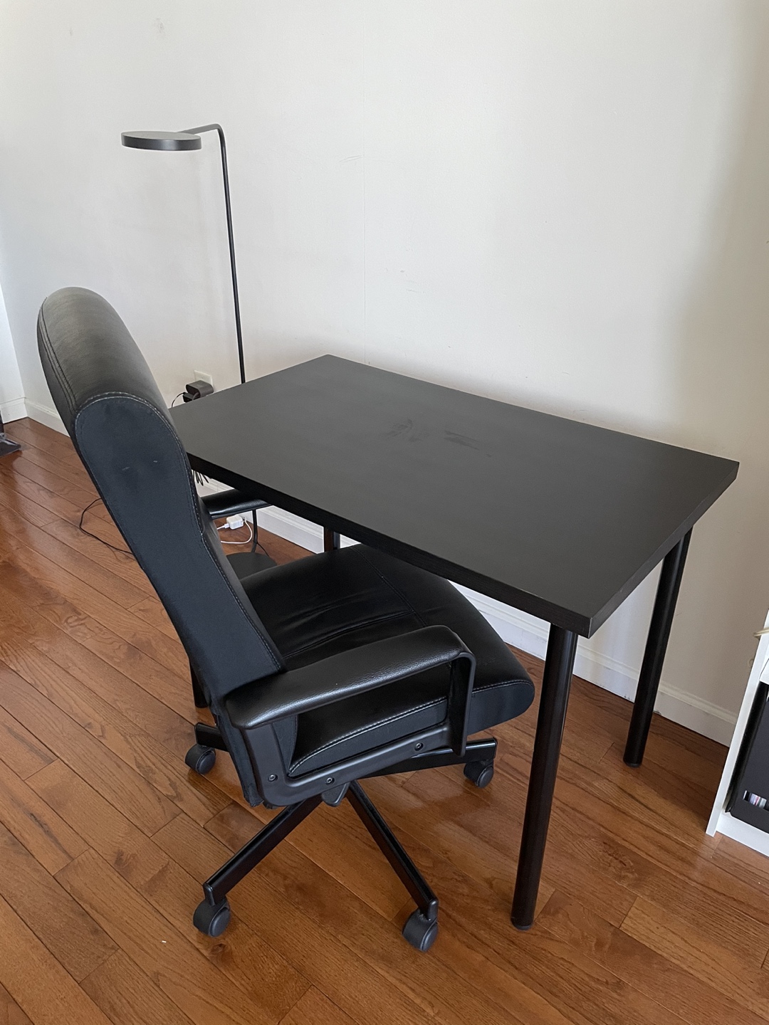IKEA desk&office chair with FREE floor protector  - photo 4