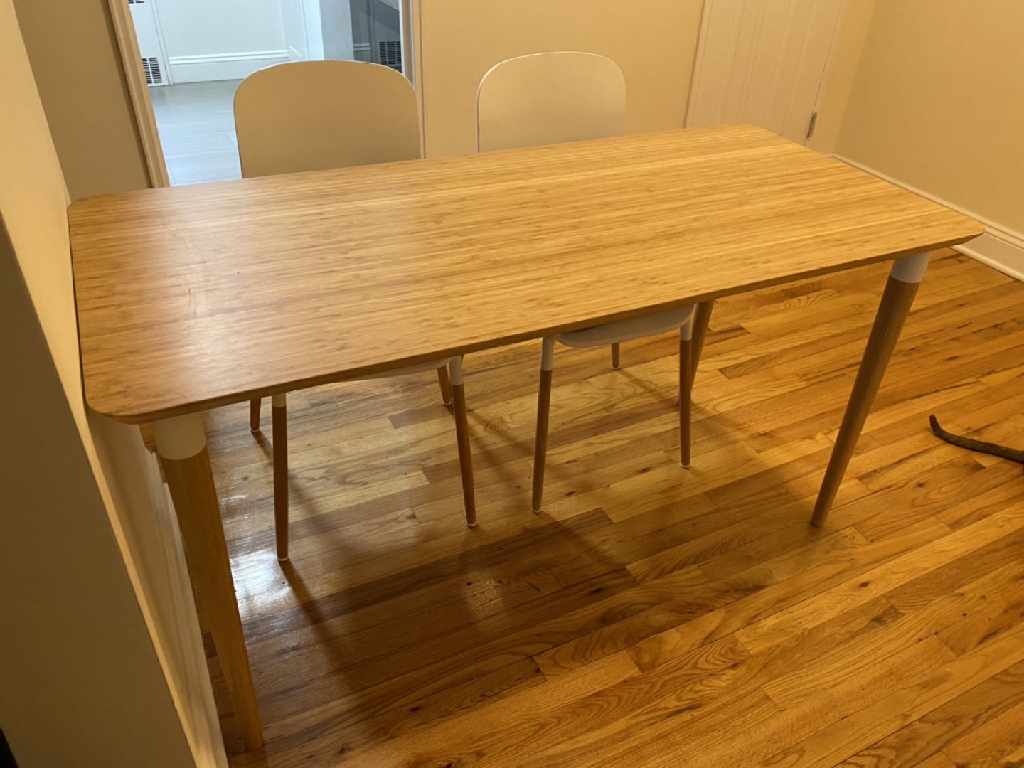 Dining table + 2 chairs