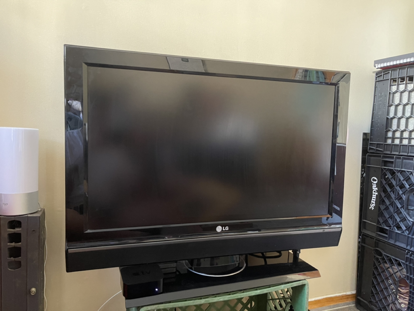TV LG 32” Works Well - NO Remote Control  - photo 5