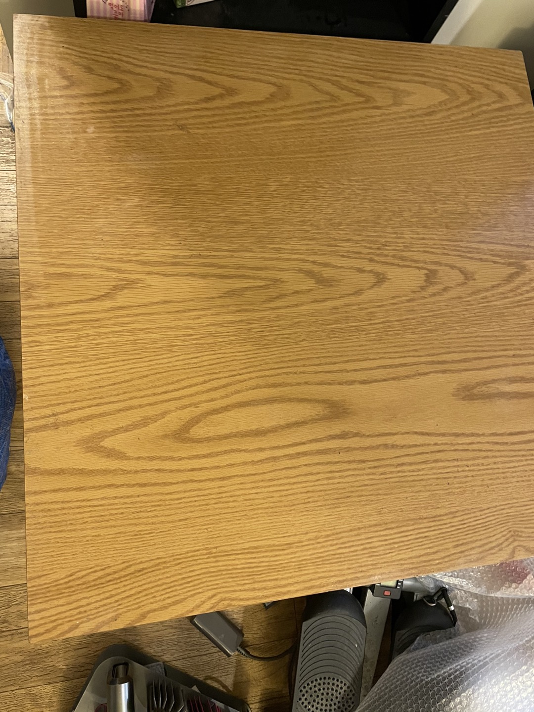 Moving sale!! End Table — Used only 6 months 