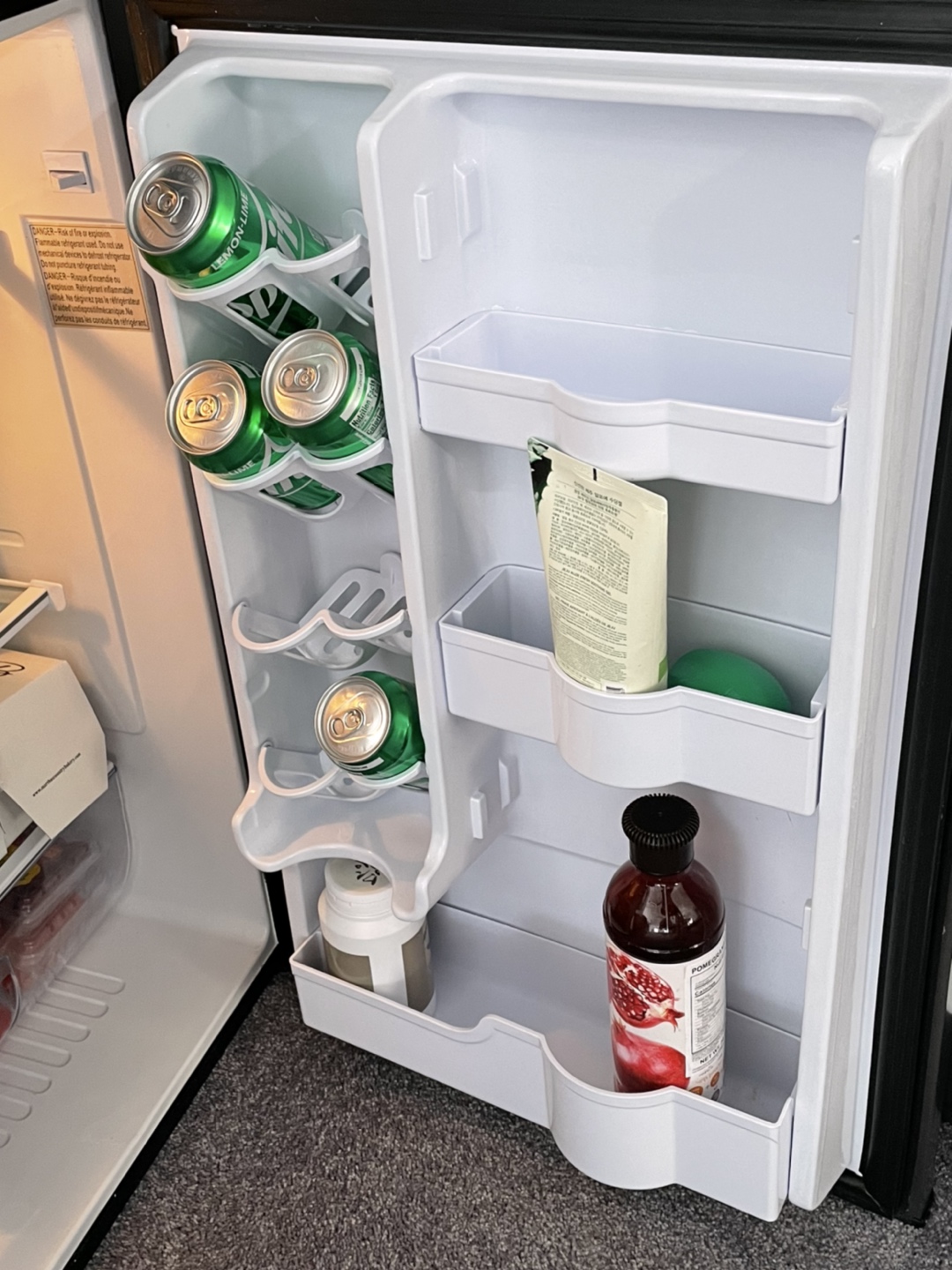 Mini refrigerator  - photo 2