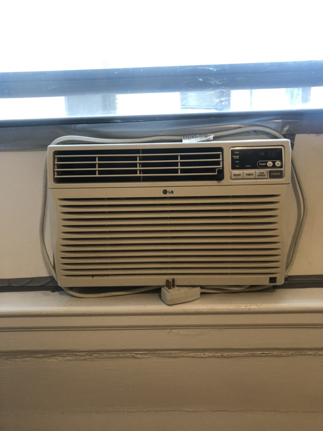 Lg 8000 btu air conditioner  thumbnail