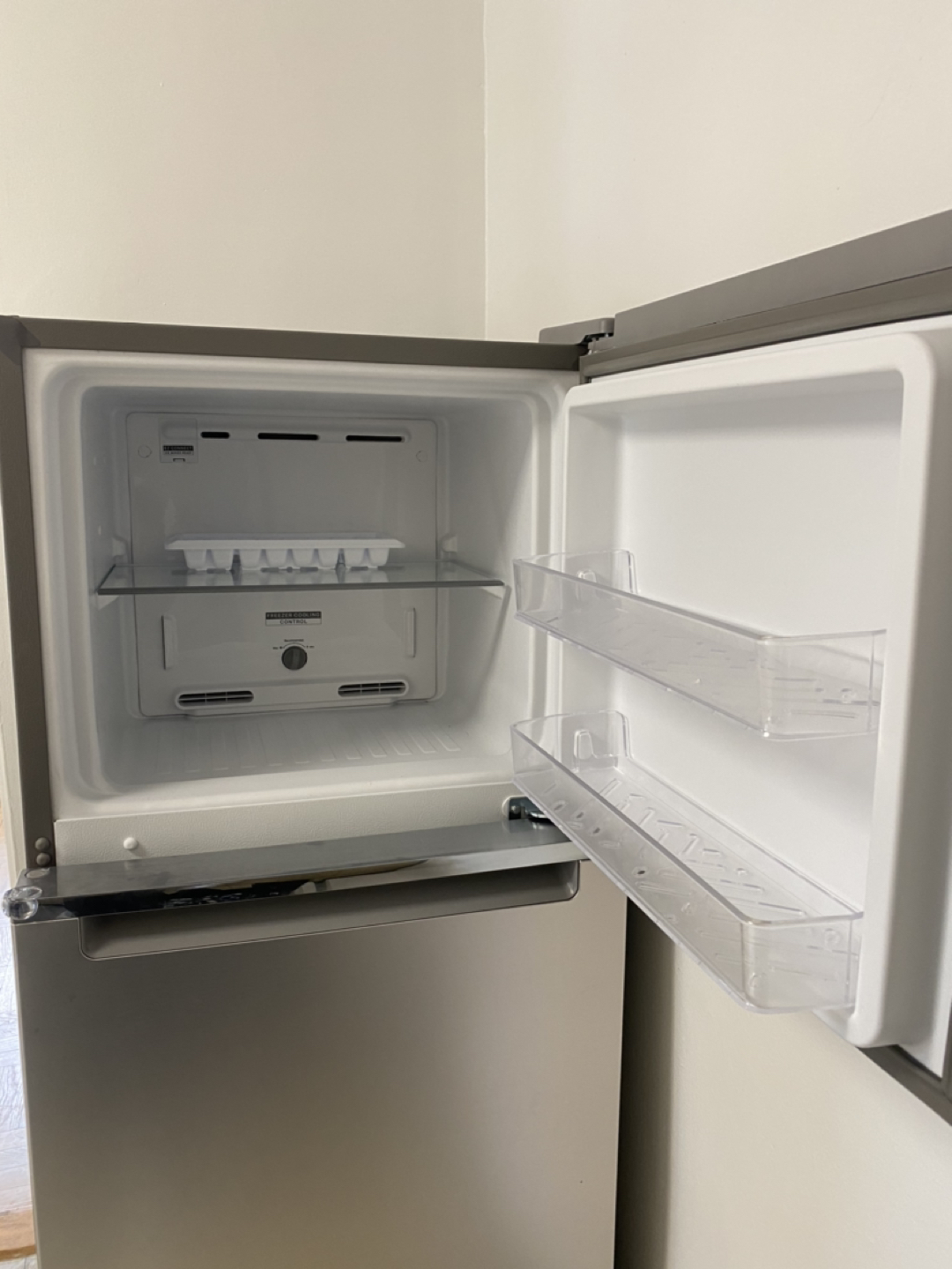 Whirlpool Top Freezer Refrigerator - $280 (Midtown) - photo 3